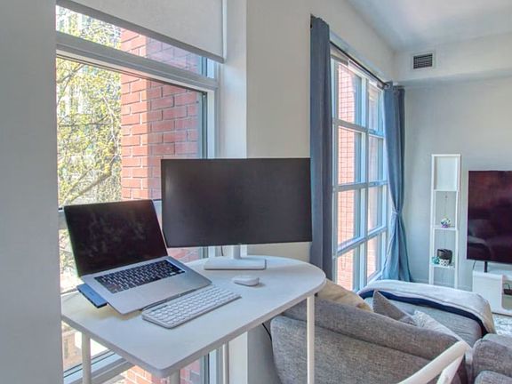 4th image of 501 Adelaide St W #507