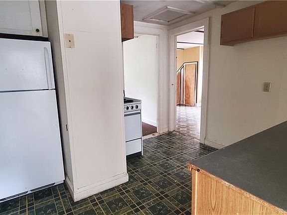4th image of 359 Salmon Brook St #3
