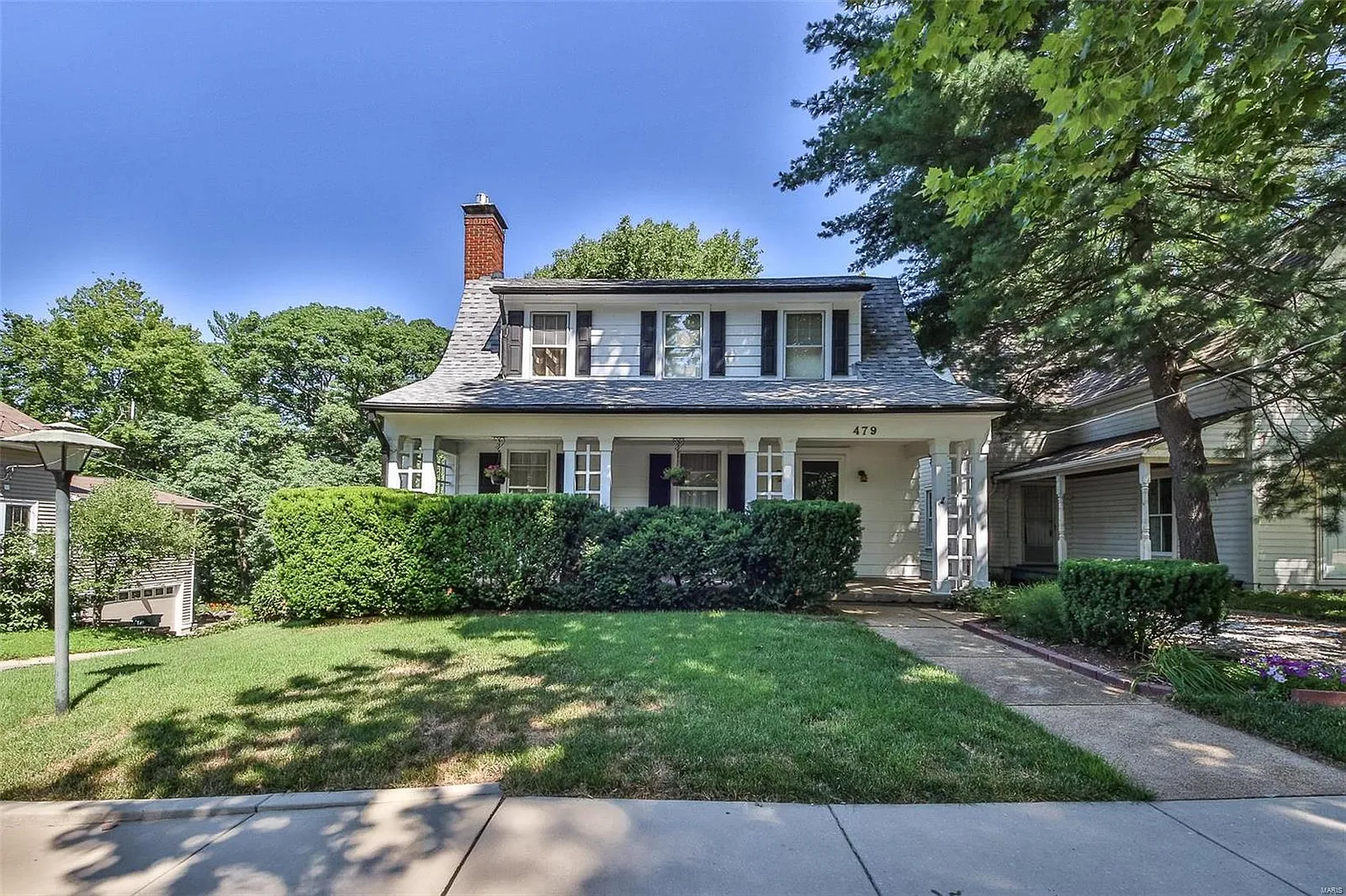 479 Oak St photo 1
