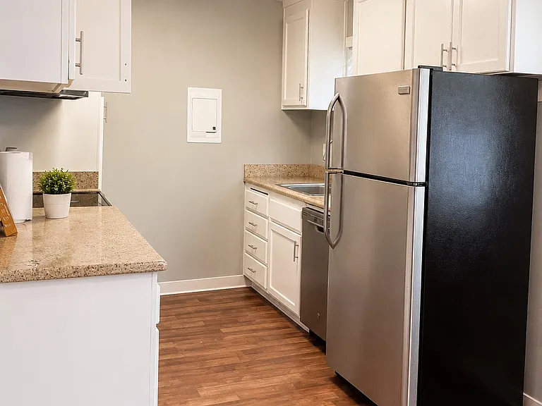 Wellsbury Apartment Homes — Photo 23