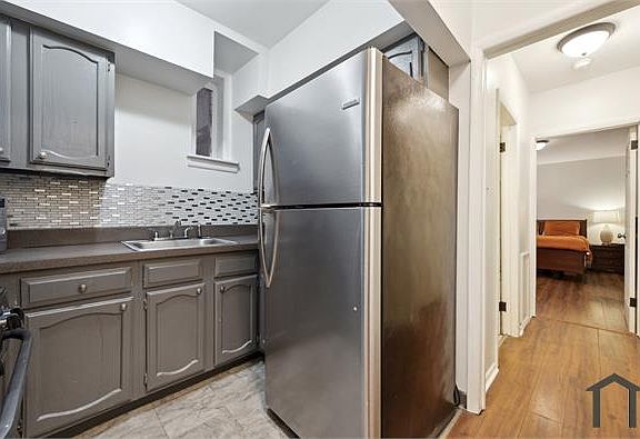 3rd image of 2107 N 18th St Floor 1