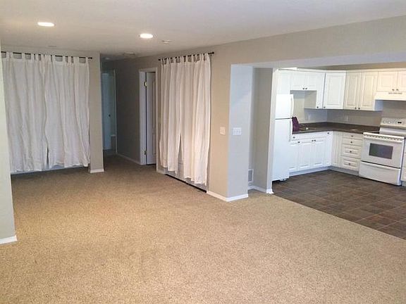 3rd image of 135 Tuscarora Mews NW
