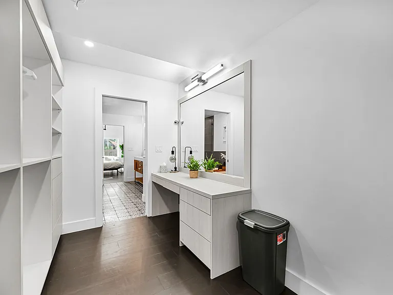 150 NE 50th Ter — Photo 18