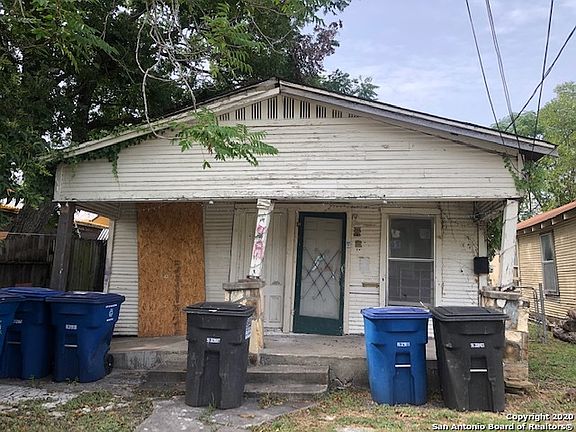 2nd image of 922 E Crockett St