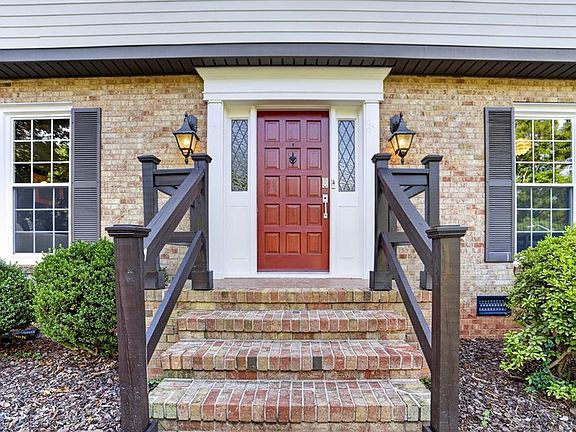 4th image of 1717 Bearhollow Rd
