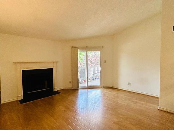 3rd image of 1540 Lincoln Way Suite 303