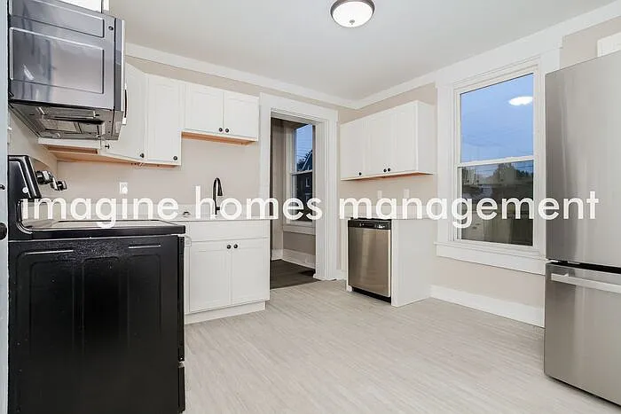 5 bed, 2.0 bath, 1950 sqft, $2,195 — Photo 4