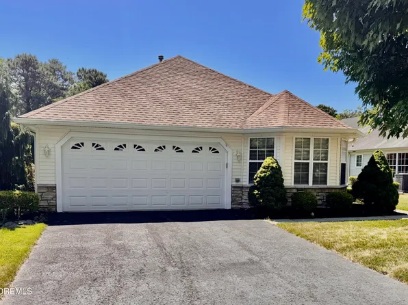 130 Skyline Drive, Lakewood, NJ 08701