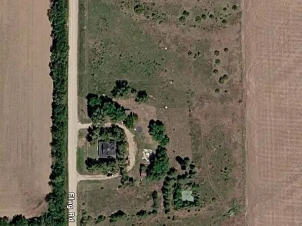 1466 Flag Rd, Abilene, KS 67410