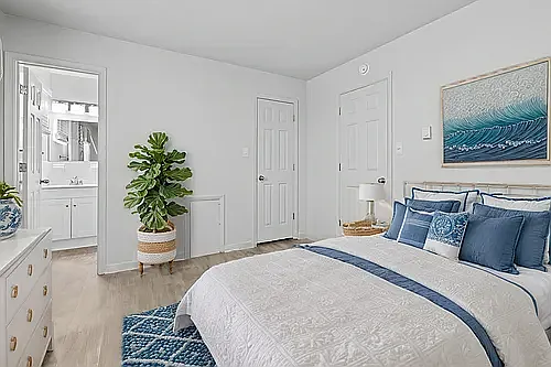 East Beach Apartments — Photo 7