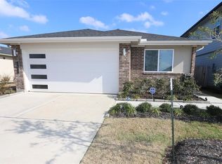 12535 Fleet River Dr, Houston, TX 77047