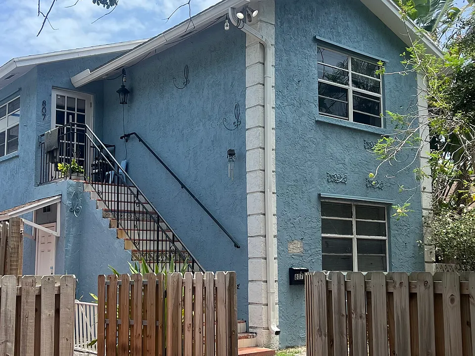 807 Newark St #807