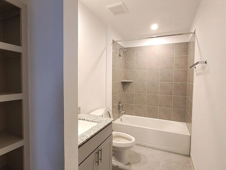 4915 Pine Haven Ln — Photo 16