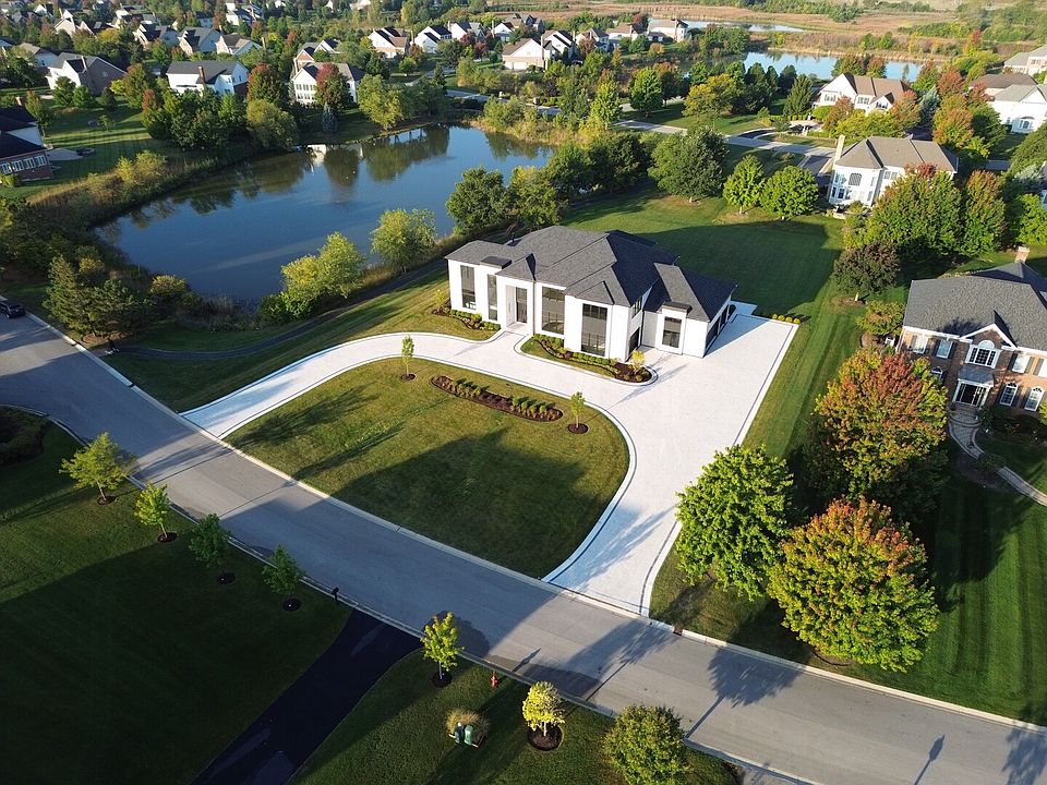 1st image of 60 Wood Oaks Dr