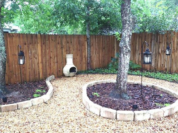 Beautiful Zero-Scape Back Yard...no maintenance and great re