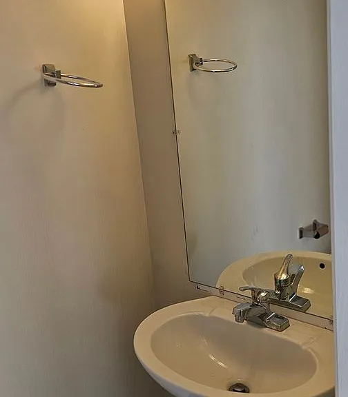 204 Fairwood Ct — Photo 14