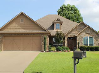3807 Summerset Ct, Longview, TX 75605