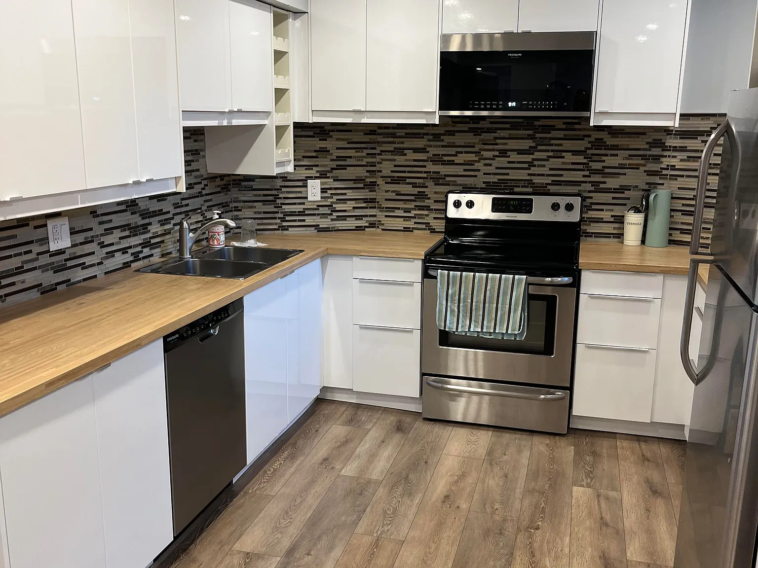 2 bed, $2,500 — Photo 2