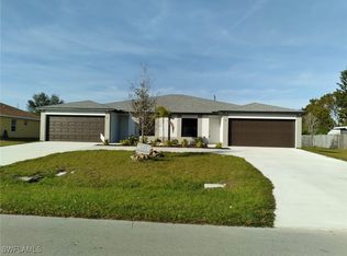 121 SE 13th St, Cape Coral, FL 33990