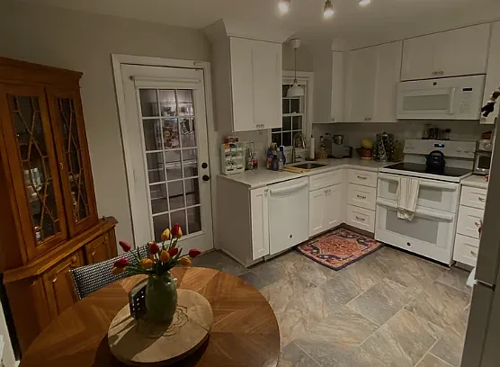 2 bed, 834 sqft, $2,100 — Photo 3