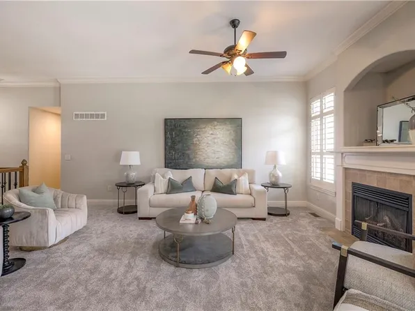 4906 Theden St, Shawnee, KS 66218