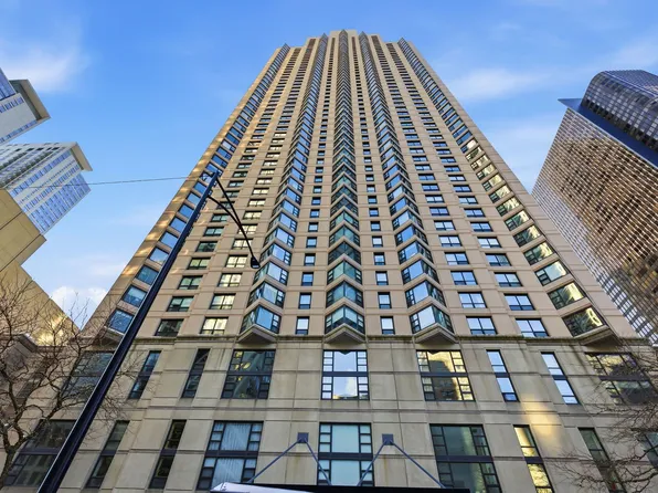 401 E Ontario St APT 710, Chicago, IL 60611