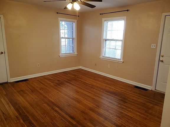 3rd image of 506 N College Ave