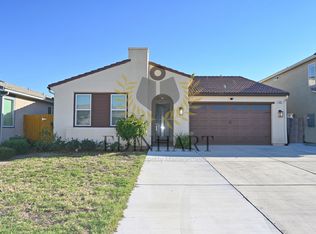 4052 Sussex Ave, Clovis, CA 93619