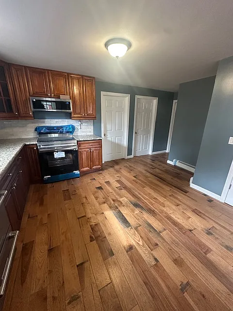 3 bed, 1.5 bath, 1098 sqft, $2,650 — Photo 4