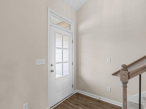 4th image of 210 Dublin Loop