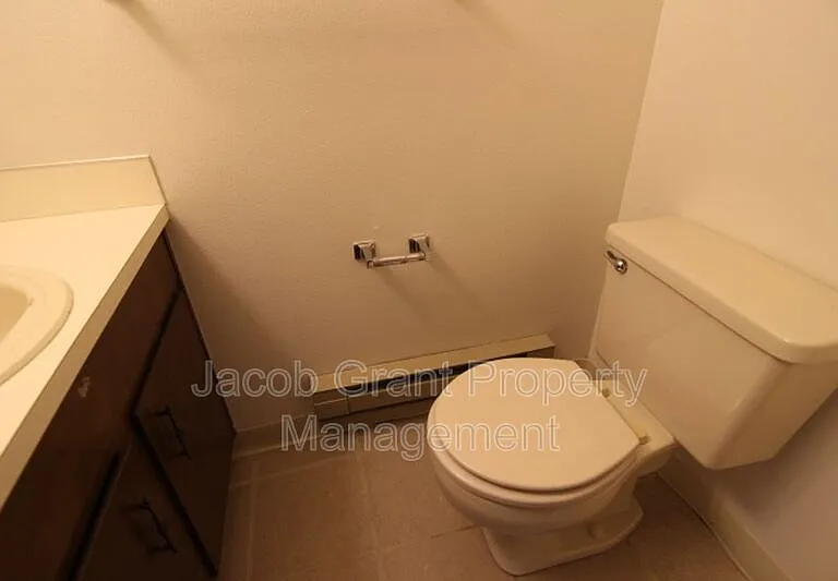 776 Whittier St #776 — Photo 3