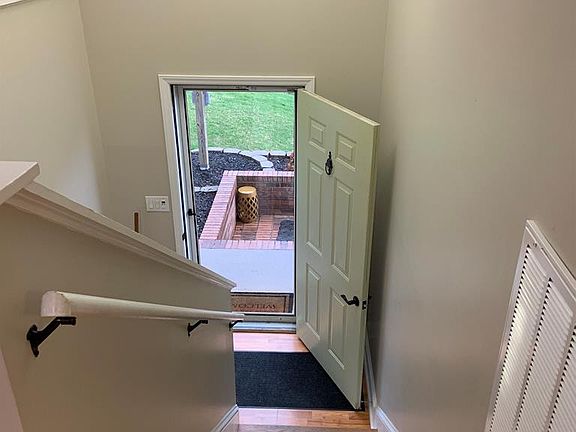 3rd image of 255 Cove Hills Dr #255