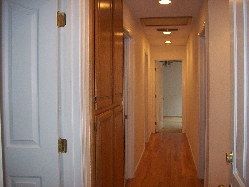 Hallway -- hardwood floor