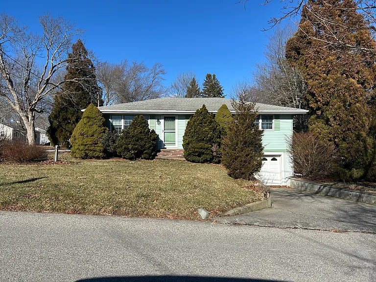 75 Hopeworth Ave — Photo 11