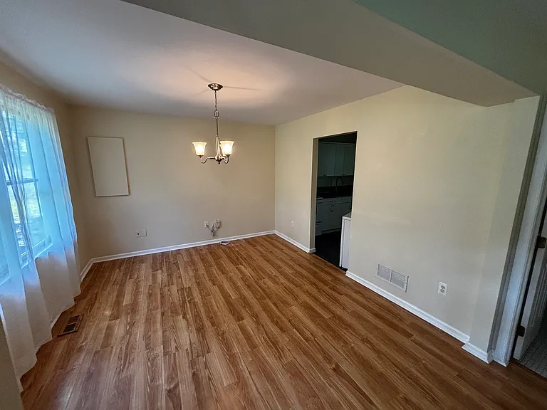11503 Belair Rd — Photo 4