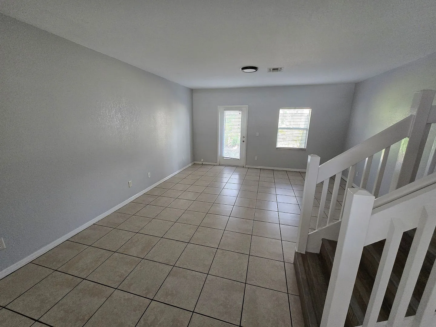 Welcome to your new 3 bedroom, 2.5 bathroom townhome! — Photo 4
