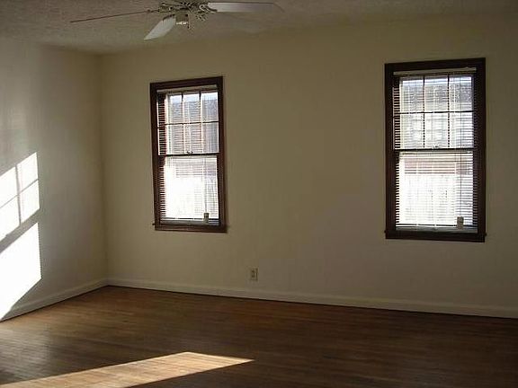 2nd image of 637 N Livingston Ave