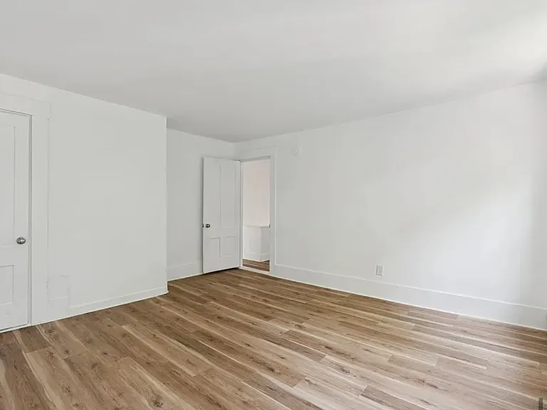 1099 Washington St — Photo 24