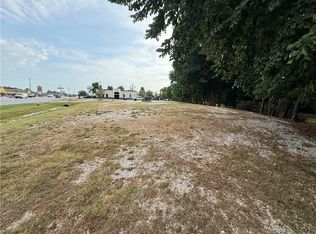 S Bloomington St, Lowell, AR 72745