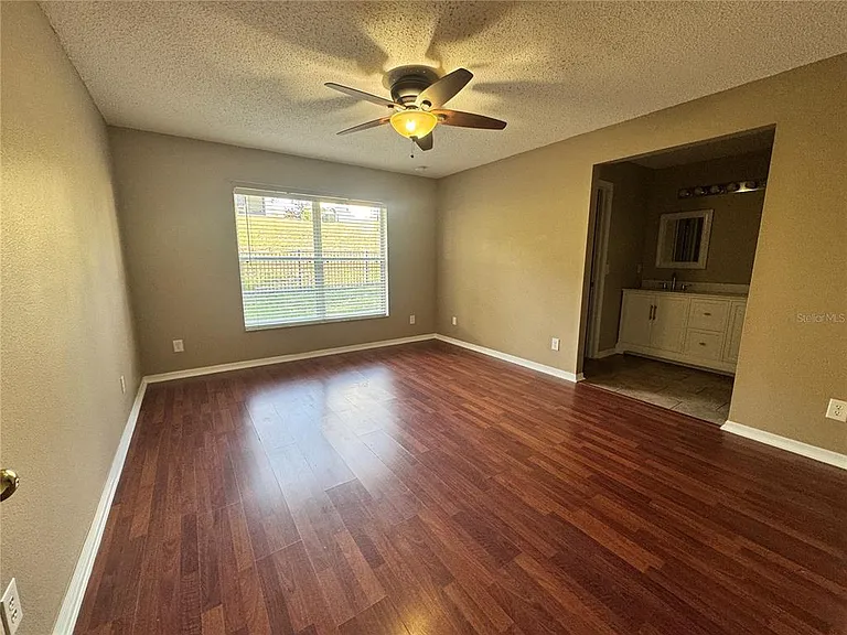 918 Cork Oak Ln — Photo 8