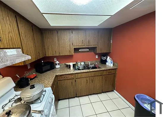 3019 Saint Paul Dr — Photo 4