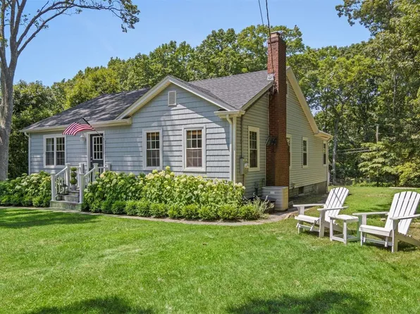 19 Hillside Road, Stony Brook, NY 11790