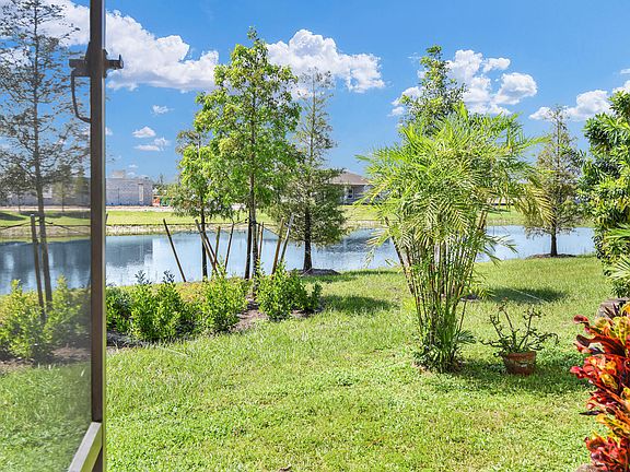5th image of 390 Sherwood Forest Drive
