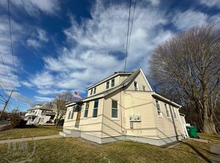 112 Berlin St #B, Clinton, MA 01510