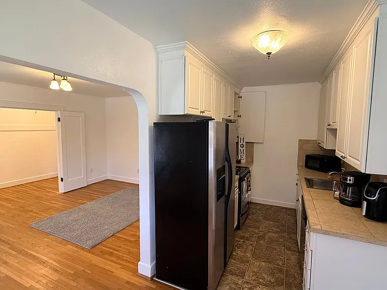 Fontana Court Apartments — Photo 30