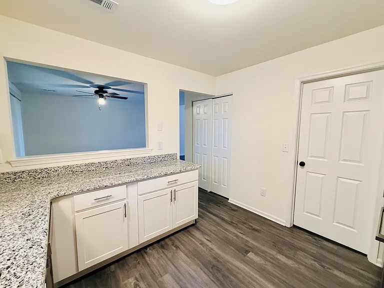 168 Stoney Dr — Photo 11