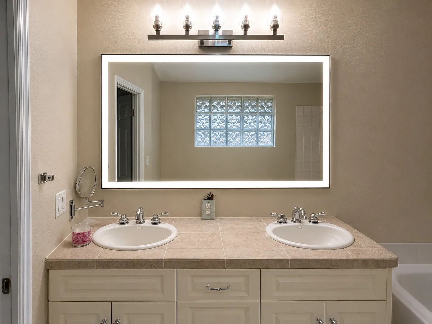 Listing Only-6560 Huntington Lakes Circle #101 - 1 — Photo 4