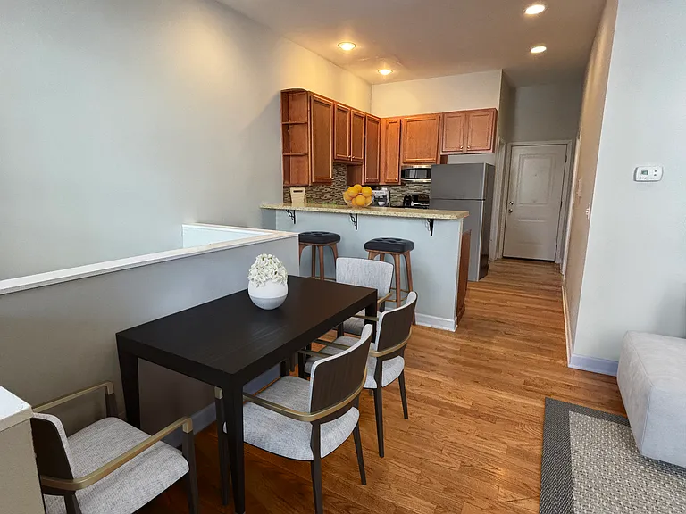 1406 W Superior St #1R — Photo 3