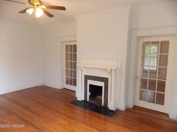 4th image of 1340 Courtland Ave