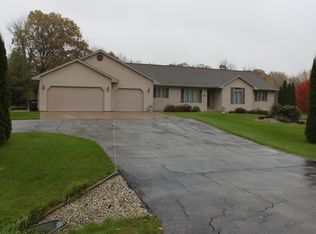 654 Majestic Dr, De Pere, WI 54115